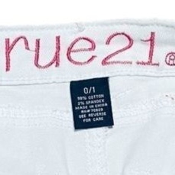 Rue21 White Denim Shorts Paint Splatter Distressed Frayed Raw Hem Casual 01 - Picture 5 of 7